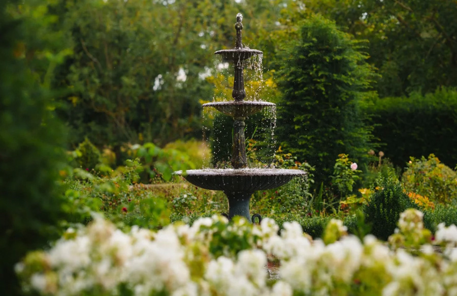 outdoor spaces at crows hall